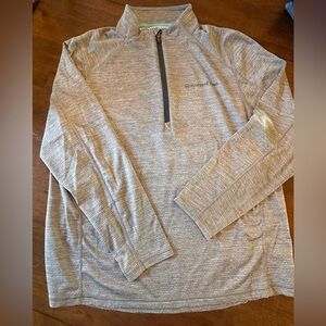 Vineyard Vines men’s pullover 1/4 zip size large. Great condition!